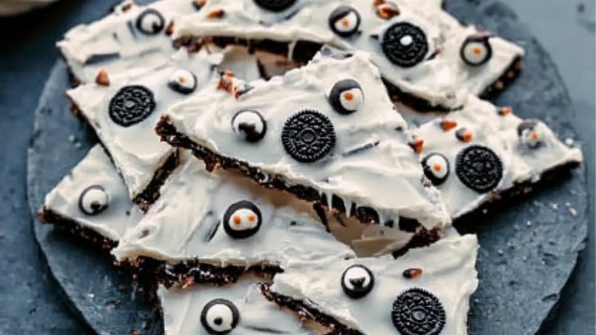 halloween oreo bark is an easy treat for kids to make