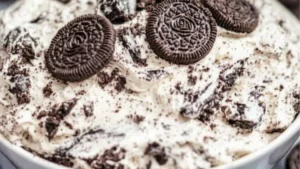 bowls filled with oreo fluff ice cream
