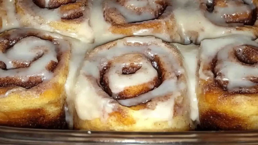 images showing different types of cinnamon rolls