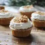 No-Bake Gingerbread Cheesecake Cups